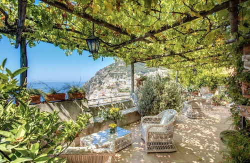 Montepertuso Villa | AMORE RENTALS - Villa San Giacomo – Historic Luxury Villa with Sea View