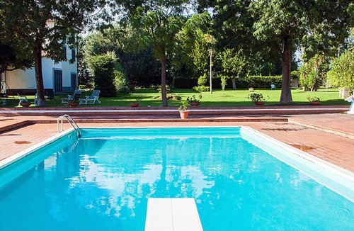 Eboli Villa | An old farmhouse expertly restored and transformed into a prestigious villa