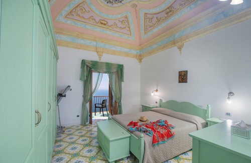 Praiano Villa | Ancient villa with fantastic sea view and swimming pool just a few minutes from Positano
