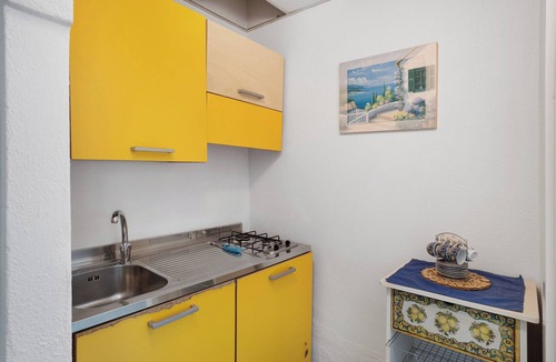 Succhivo Apartment | Apartment '102 Monolocale Vista Giardino' with Private Terrace, Wi-Fi and Air Conditioning