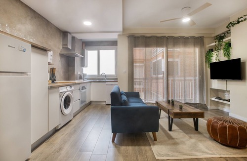 Jardin de la Abadia Apartment | Apartment 'La Mejor Ubicacion Con Parking' with Balcony, Wi-Fi and Air Conditioning