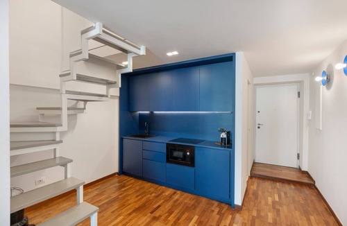 Santa Lucia Apartment | Apartment 'Moderno Appartamento Vista Mare' with Sea View, Wi-Fi and Air Conditioning