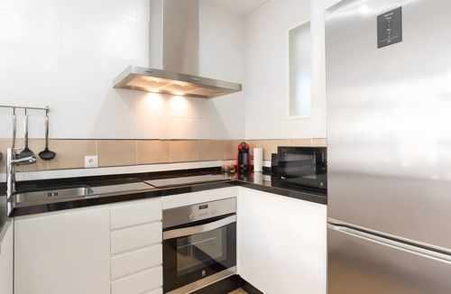 La Goleta Apartment | Apartment 'Quiet, Bright and Central' with Shared Terrace, Wi-Fi and Air Conditioning