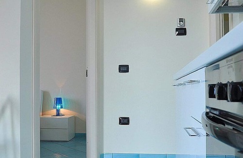 Acciaroli House | Appartamento Torre Caleo L: A charming apartment located right on the beach, with Free WI-FI.