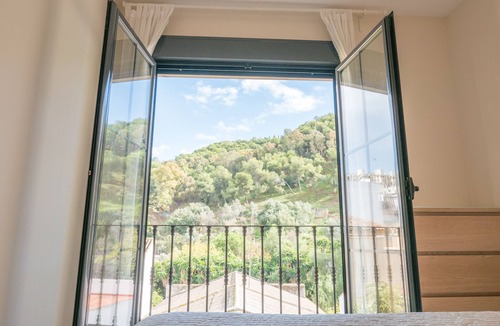 Centro Apartment | APT Malaga Center with PARKING and VIEWS of Gibralfaro