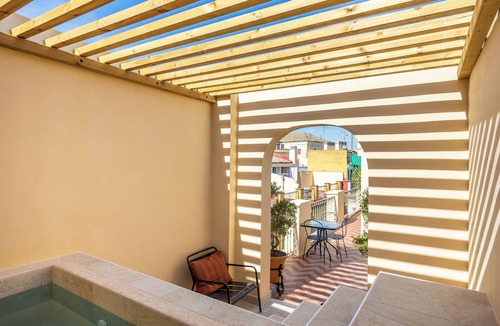 Feria Villa | Architect-designed house with rooftop & private pool - Historic center