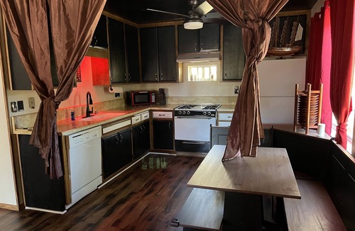 Arrowbear Lake Cabin | ArrowBear Small Cozy Cabin with Autel Home Level 2 EV Charger.