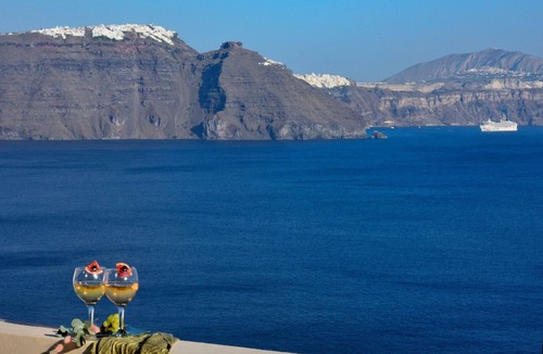 Oia Villa | Astounding Santorini Villa | Villa Archon | 2 Bedrooms | Breathtaking Views