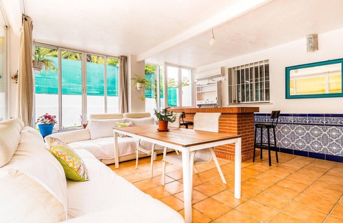 Valencina de la Concepcion House | Awesome home in Valencina de la Concep