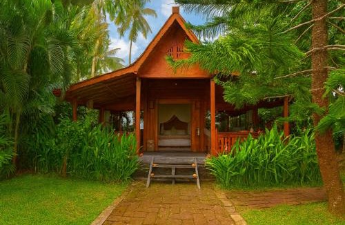 East Selemadeg Ski Chalet | Barefoot in the Heart