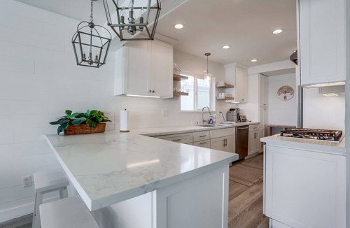 Townsite Condo | Beachfront Family Dream! On the strand in Oceanside - Pet friendly!