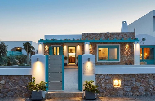 Monolithos Villa | Beachfront Santorini Villa | Villa Almyriki | 3 Bedroom | Private Pool