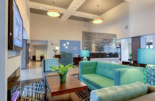 Carlsbad Hotel | Beachside Carlsbad Stay | Pool & Free Breakfast