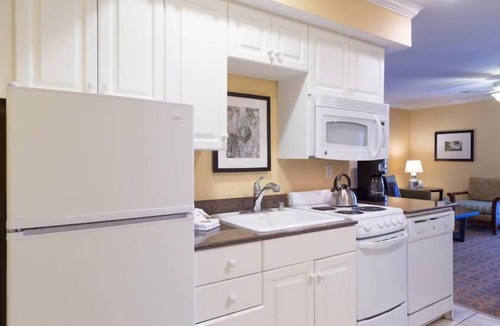 Carlsbad Village Hotel | Beachside Stay | 3 Units w/Balcony, Pool & Free Parking & Beach Access