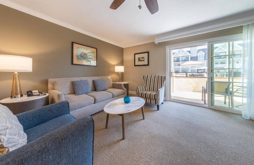 Carlsbad Village Hotel | Beachside Stay | 3 Units w/Balcony, Pool & Free Parking & Beach Access