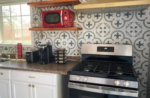 Banning Apartment | Beautiful Apartment - 10 min to Morongo Casino & Near Highway!