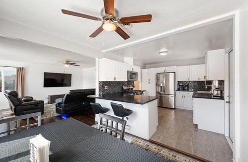 Lincoln Acres House | Beautiful house close to San Diego Zoo, Sea World, Coronado