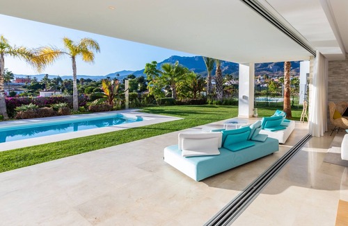 Marbella Villa | Beautiful modern Villa with Amazing views , close to the beach