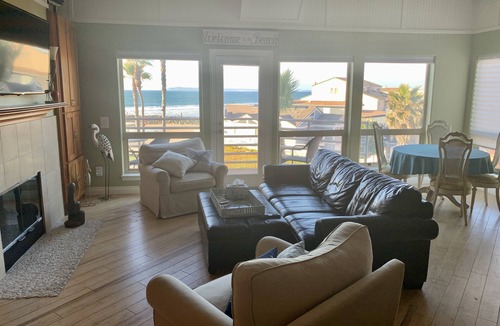 Imperial Beach Condo | Beautiful ocean view condo with communal pool & hot tub
