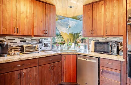 Valley Center House | Beautiful Redwood Cabin, Hot Tub, 2 Fireplaces, 2 Masters, Theater 80" TV.