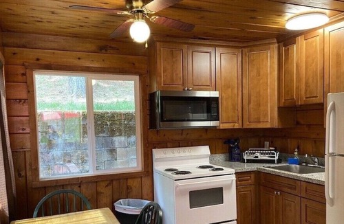 Cedar Ridge Apartment | Beautiful Rollins Lake Inn - Studio Cabin #3