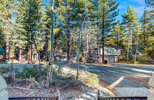 Pioneer Trail House | Beautiful & Spacious Newer Home with Lovely Master Suite & Gourmet Kitchen