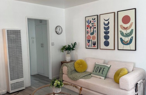 Belmont Shore Apartment | Beautiful unit in the heart of Belmont Shores!