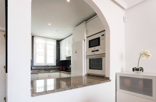 Torrequebrada Ski Chalet | Beautiful views family townhouse steps from the BEACH REF018