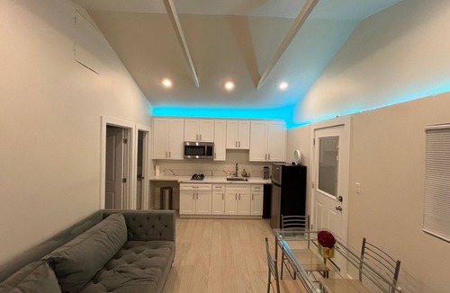 Pico - Robertson Apartment | Beautifully renovated Private guesthouse.