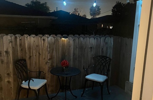 Pico - Robertson Apartment | Beautifully renovated Private guesthouse.