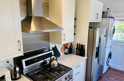 East Sacramento House | Bebedeux - Charming & Clean Classic in the Fab 40s