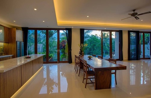 Ubud Villa | Best group vacation at 6 BR in green nature and river side villa