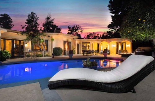 Trousdale Estates Villa | Beverly Hills 4BD Tennis Estate w/Gym, Pool & Spa