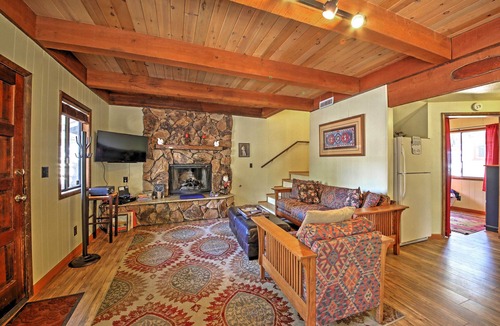 Big Bear City Cabin | Big Bear Cabin w/Fenced Yard: 4 Mi to Snow Summit