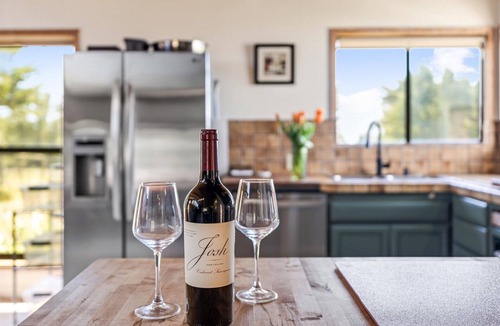 Salmon Creek House | Bodega Bay~ Near Beach~Family-Friendly Game Room The Bodega House!