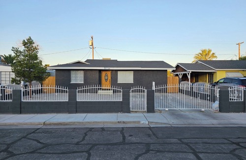 Downtown Las Vegas House | Brand new listing introductory discounted rate/Downtown LV Jewel/2 BD 2 Bath Hse