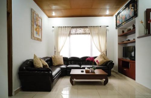 Keliki House | Brata's 2 Bedrooms Homestay with Private Kitchen