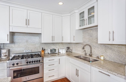 Corona del Mar House | Breakers Manor, right on Big Corona Beach!