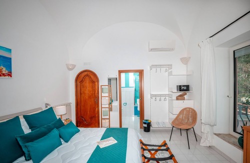 Positano City Centre House | Breathtaking Suite with Sea View in the Heart of Positano