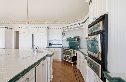 Phoenix Lake-Cedar Ridge House | Breathtaking views Luxury Mansion 2 hr from Dublin