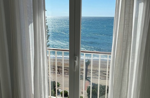 La Gaspara House | Bright apartment 1st line beach