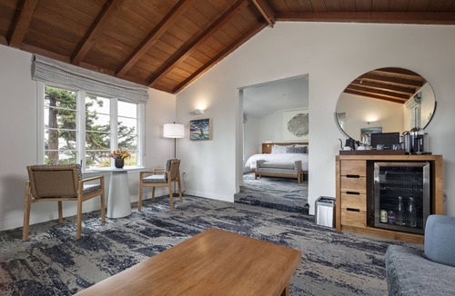 Golden Rectangle Hotel | Carmel Beach Hotel