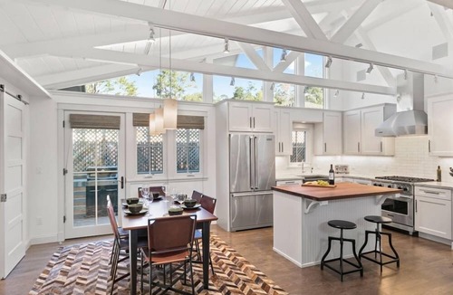 Northeast Carmel House | Carmel's Wy Knot: Beautiful remodel in Carmel-by-the-Sea!
