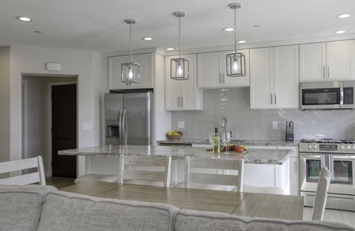 Callender House | Casa Blanca 3Bdrm Home Steps from Beach, Golf & Wine