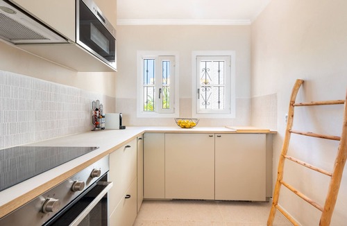 Benalmadena Costa Ski Chalet | Casa de la Buena Vida | 3 Bedroom Townhouse with Sea View