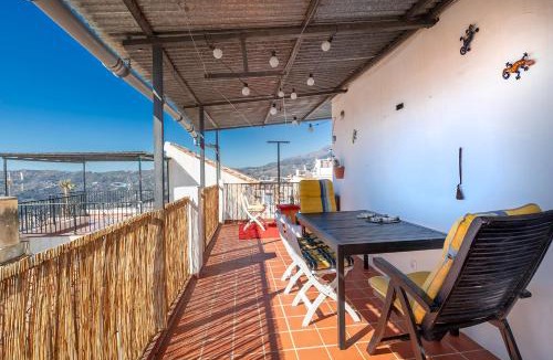 Competa House | Casa Marlo, Spacious House in the Lively Centre of Cómpeta