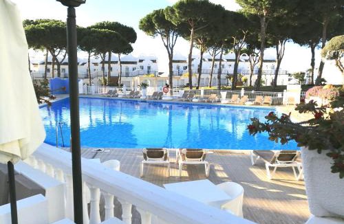 Urbanizacion Hacienda las Chapas Villa | Casa Romero - Beautiful Villa, Best Corner by Pools,Resort Facilities, Full Kitchen, 3 Terraces, Internet