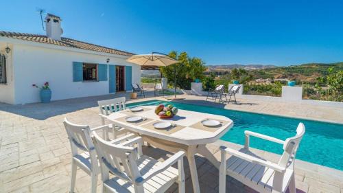 Rio Velez House | Casa Rural Maestro Vela Vélez-Málaga by Ruralidays