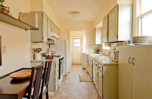 Pacific Grove House | Casa Simpatico - Pacific Grove House - Steps to Lover's Point Beach