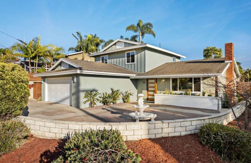 Olde Carlsbad House | Casa Sol - 4 Bed, Sleeps 8, Bike to Lagoon + Beach